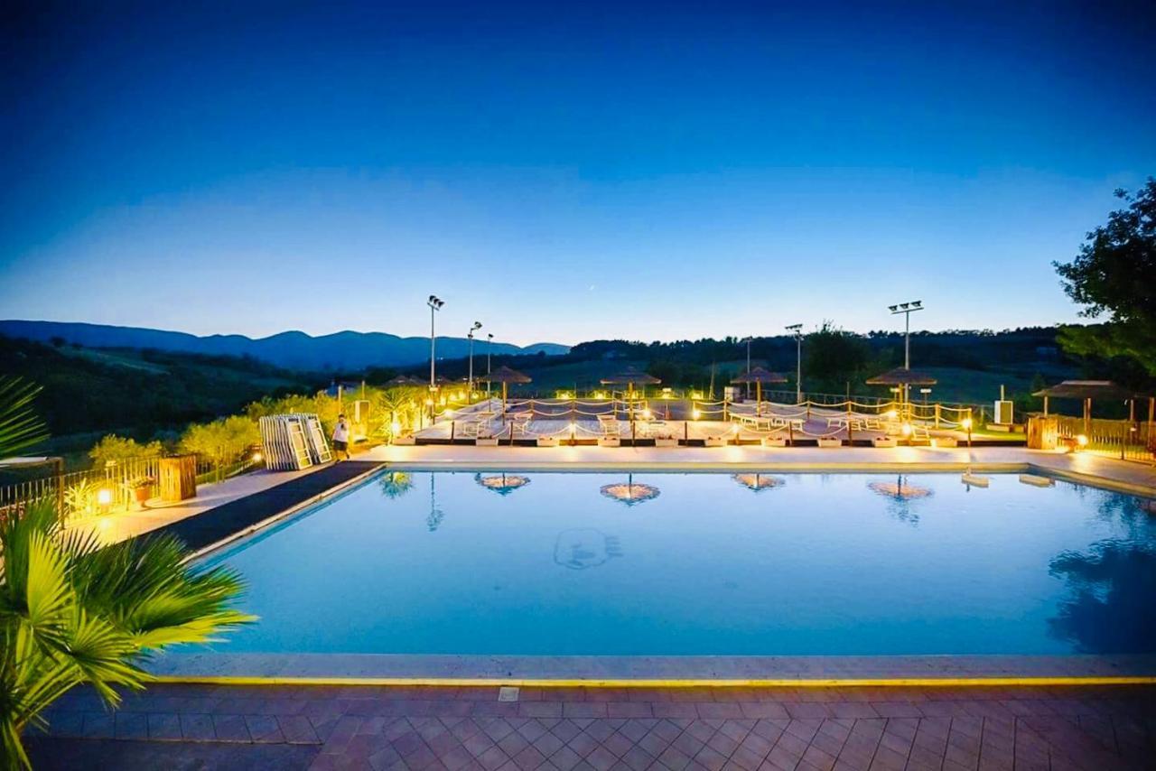 Agriturismo Agrileisuretime 스폴레토 외부 사진