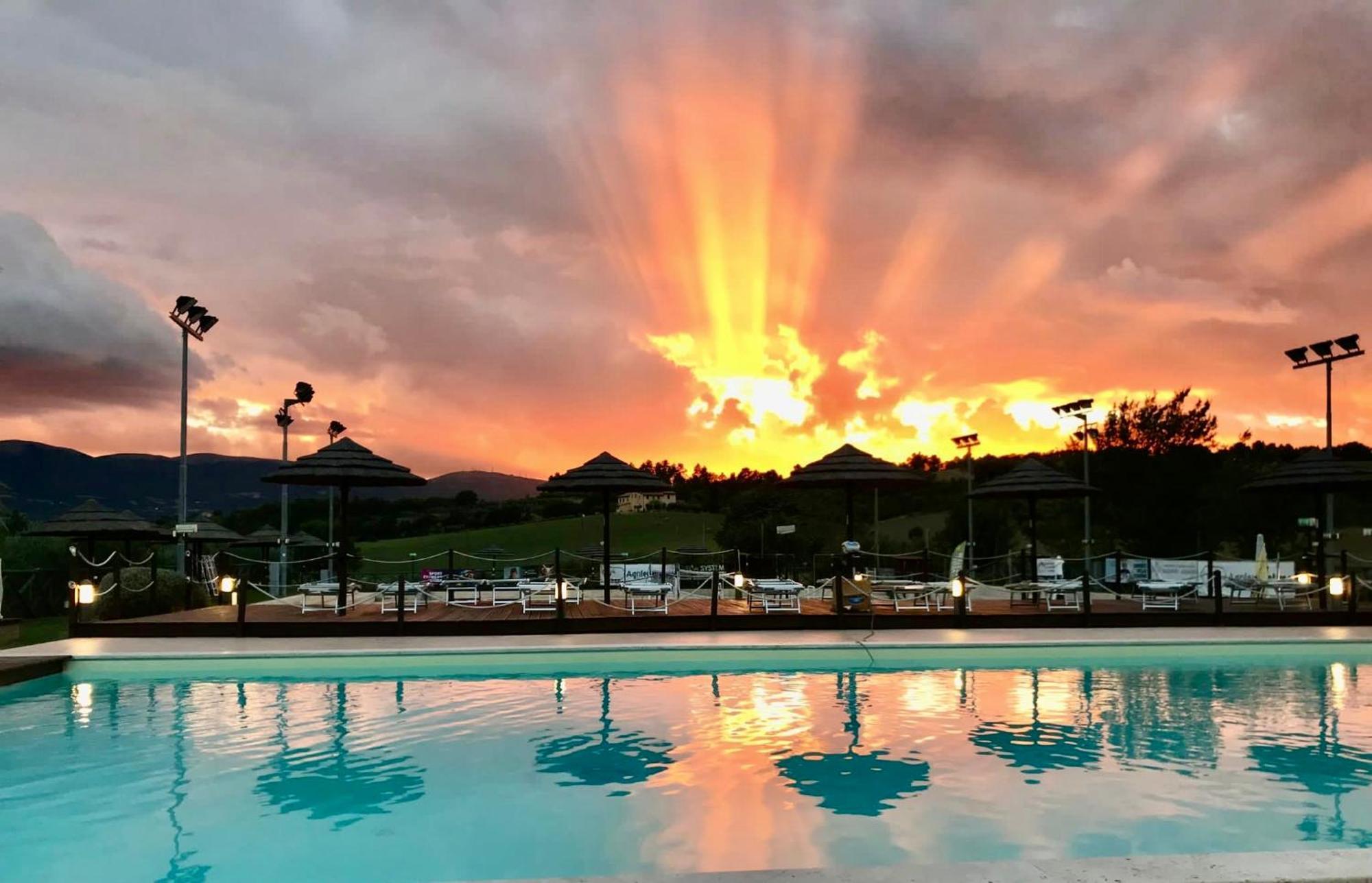 Agriturismo Agrileisuretime 스폴레토 외부 사진